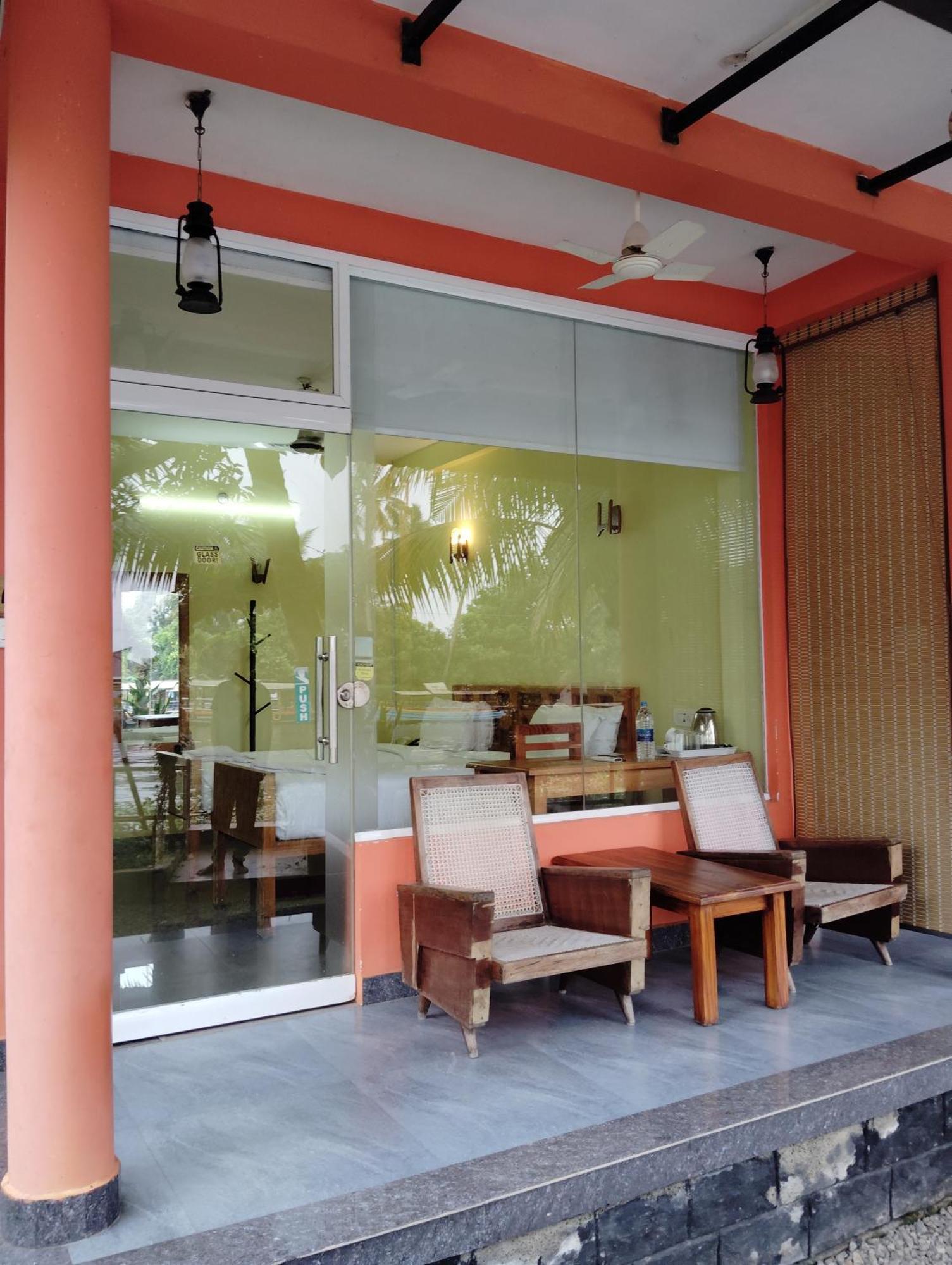 Deluxe Double or Twin Room with Lake View